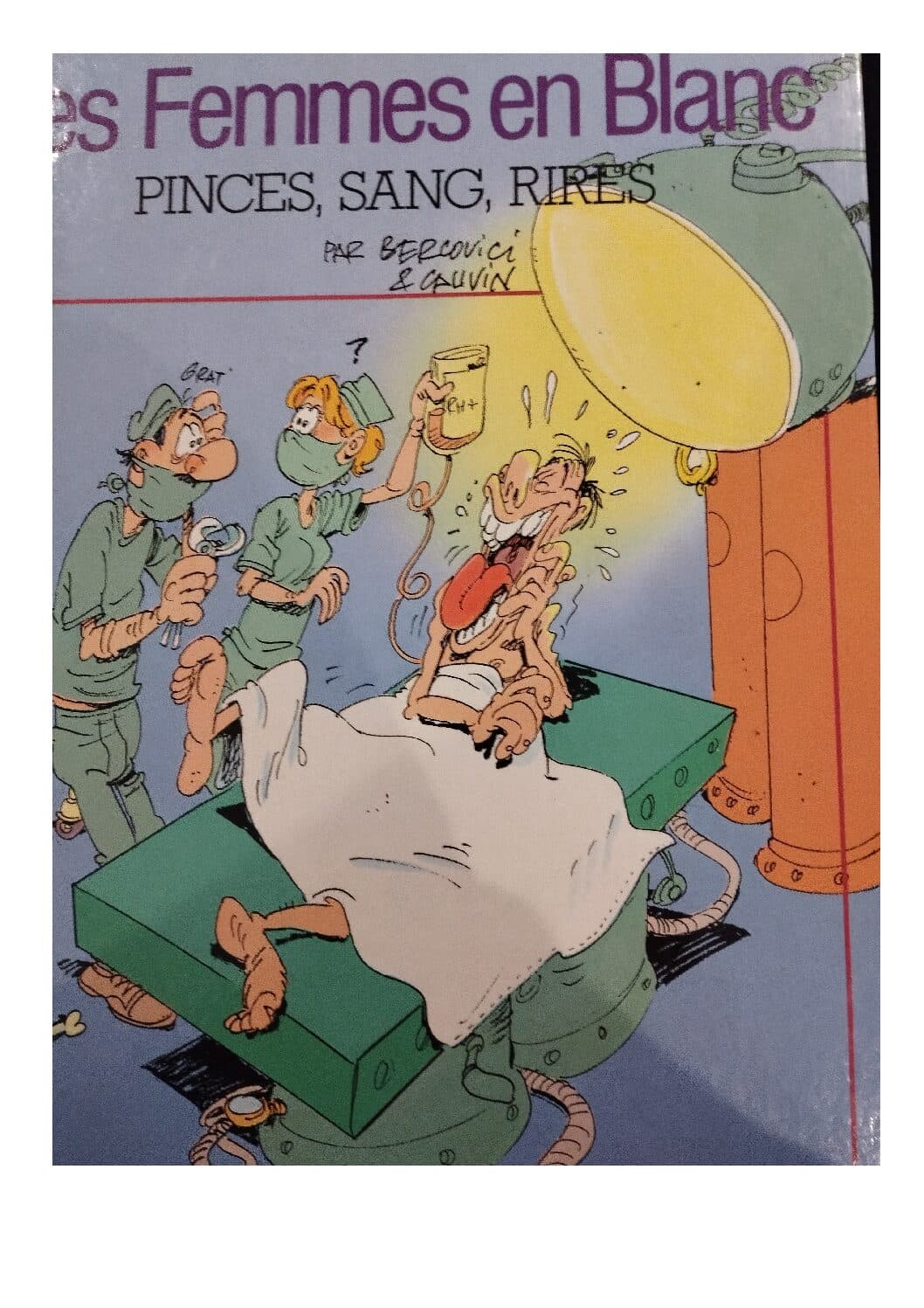 FEMMES EN BLANC - PINCES, SANG, RIRES