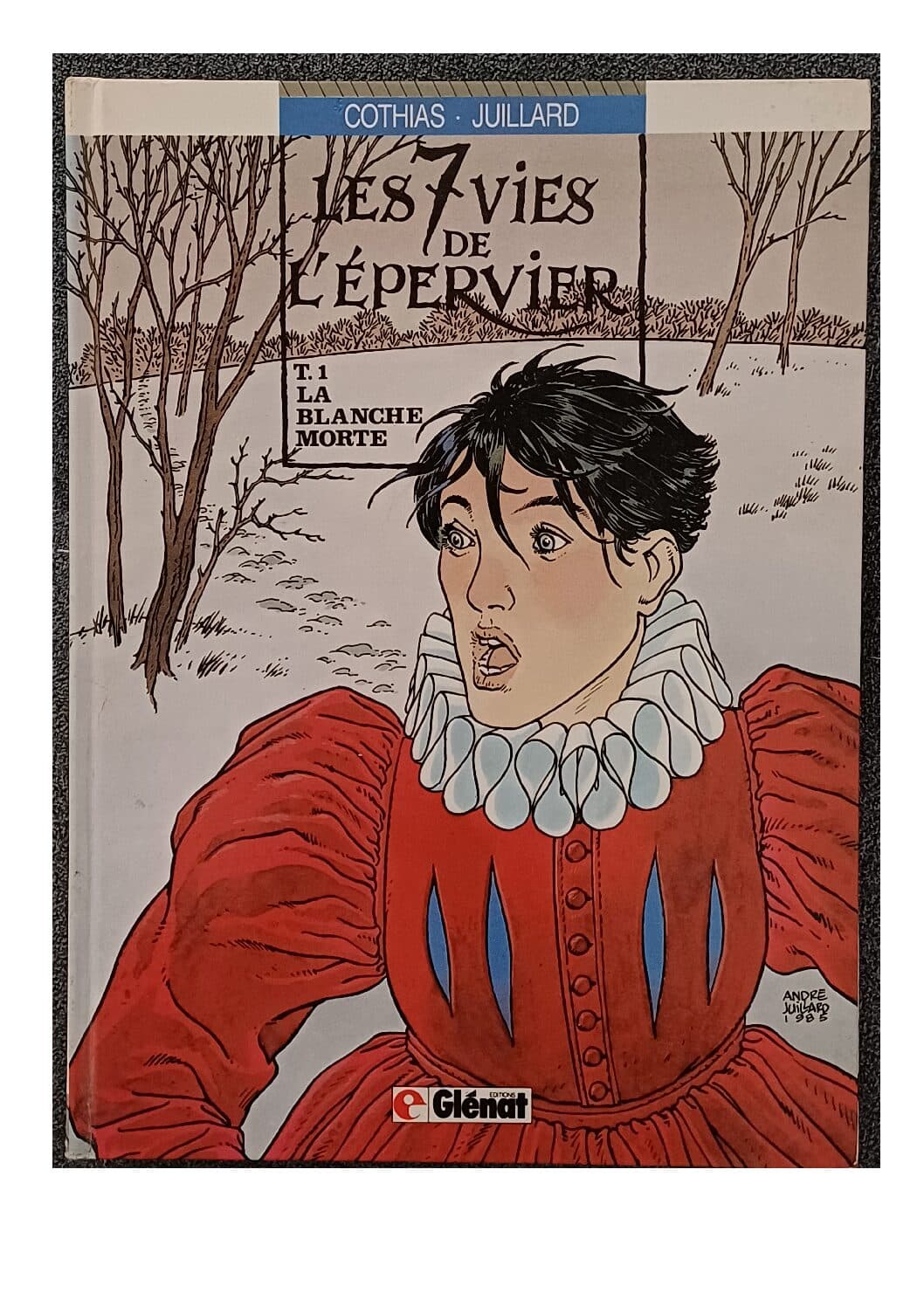 LES 7 VIES DE L 'EPERVIER TOME 1 - LA BLANCHE MORTE